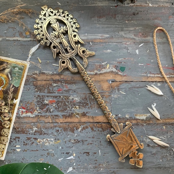 ANTIQUE 19th CENTURY AFRICAN TEWAHEDO ETHIOPIAN ETCHED COPTIC CROSS - Picture 2 of 9